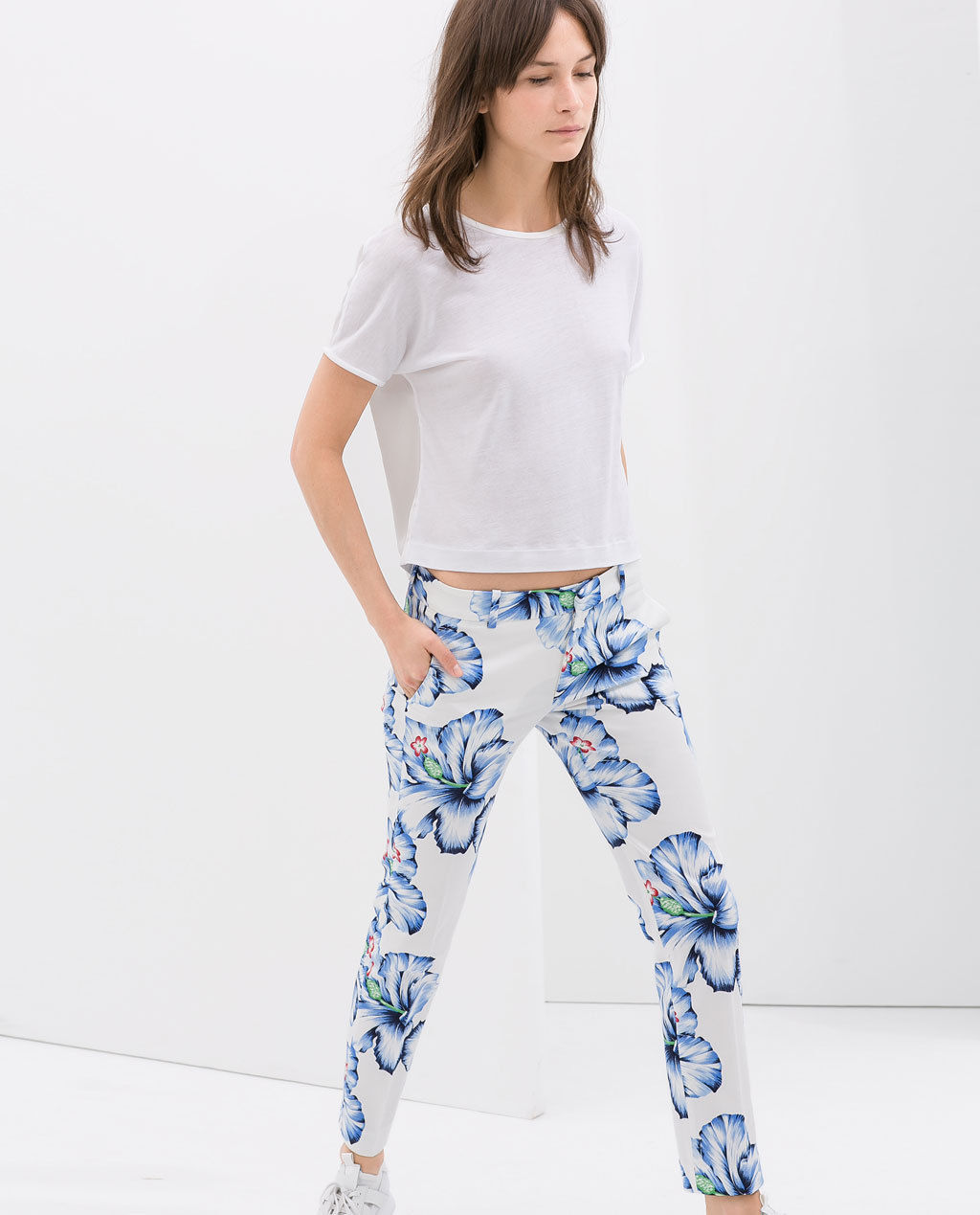 ZARA FLORAL PRINTED FLARE PANTS, Women's Fashion, Bottoms, Jeans & Leggings  on Carousell